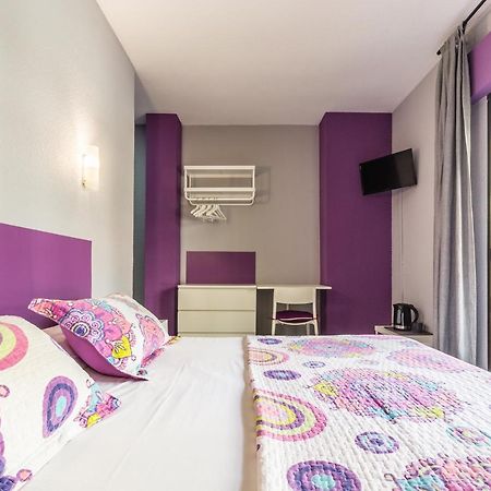 Almuñécar Hostal Tropical מראה חיצוני תמונה
