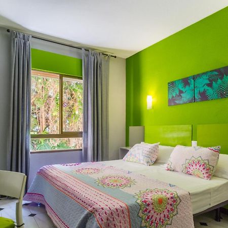 Almuñécar Hostal Tropical מראה חיצוני תמונה