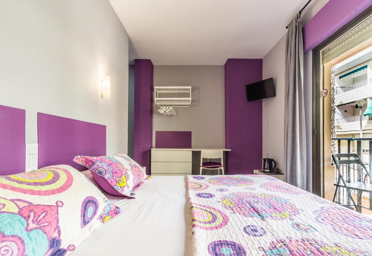 Almuñécar Hostal Tropical מראה חיצוני תמונה