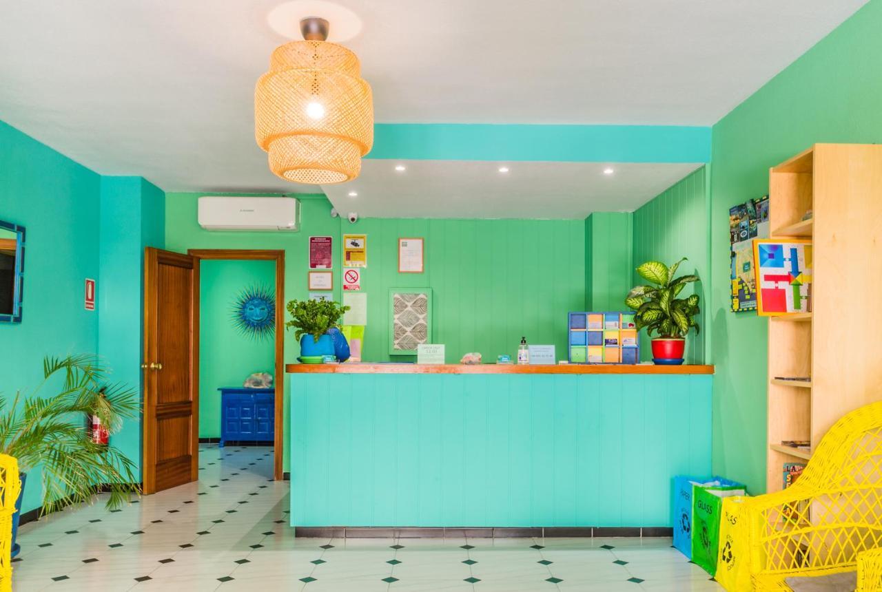 Almuñécar Hostal Tropical מראה חיצוני תמונה