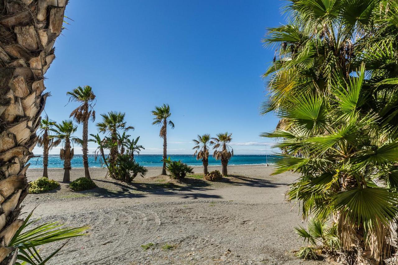 Almuñécar Hostal Tropical מראה חיצוני תמונה