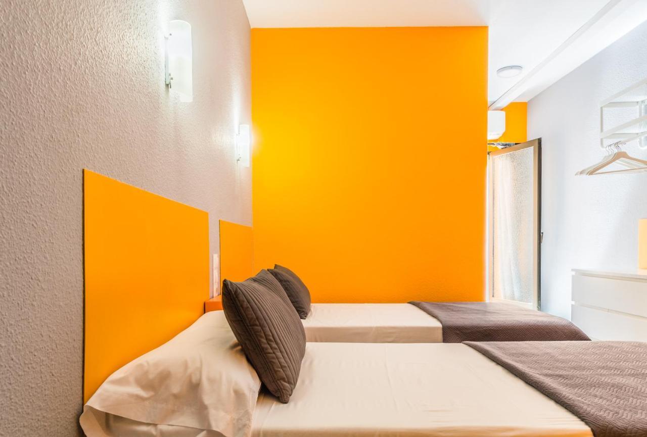 Almuñécar Hostal Tropical מראה חיצוני תמונה