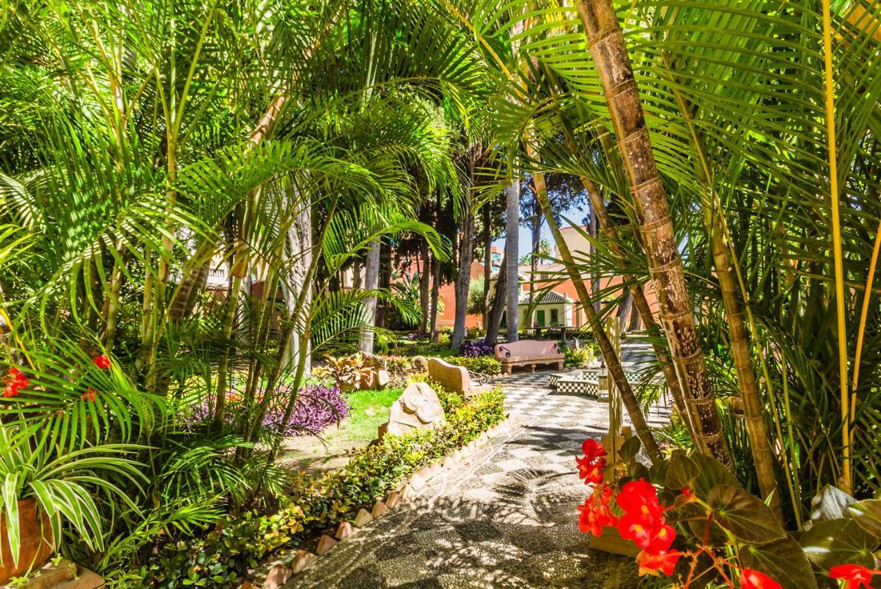 Almuñécar Hostal Tropical מראה חיצוני תמונה