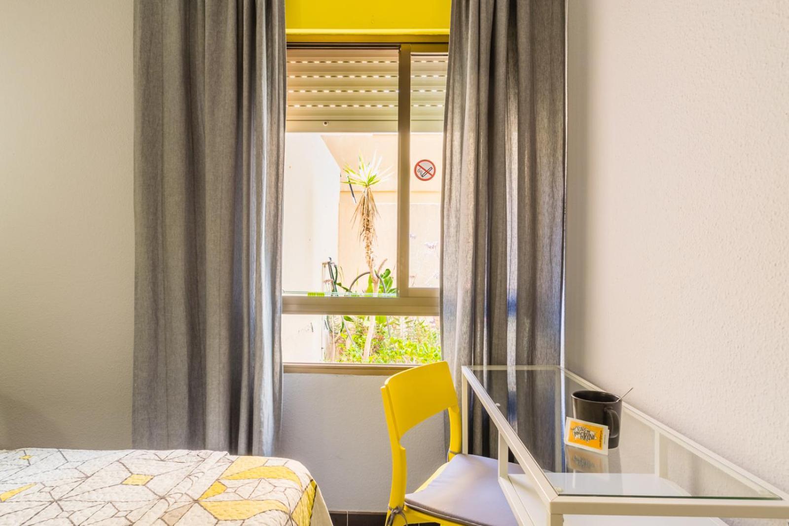 Almuñécar Hostal Tropical מראה חיצוני תמונה