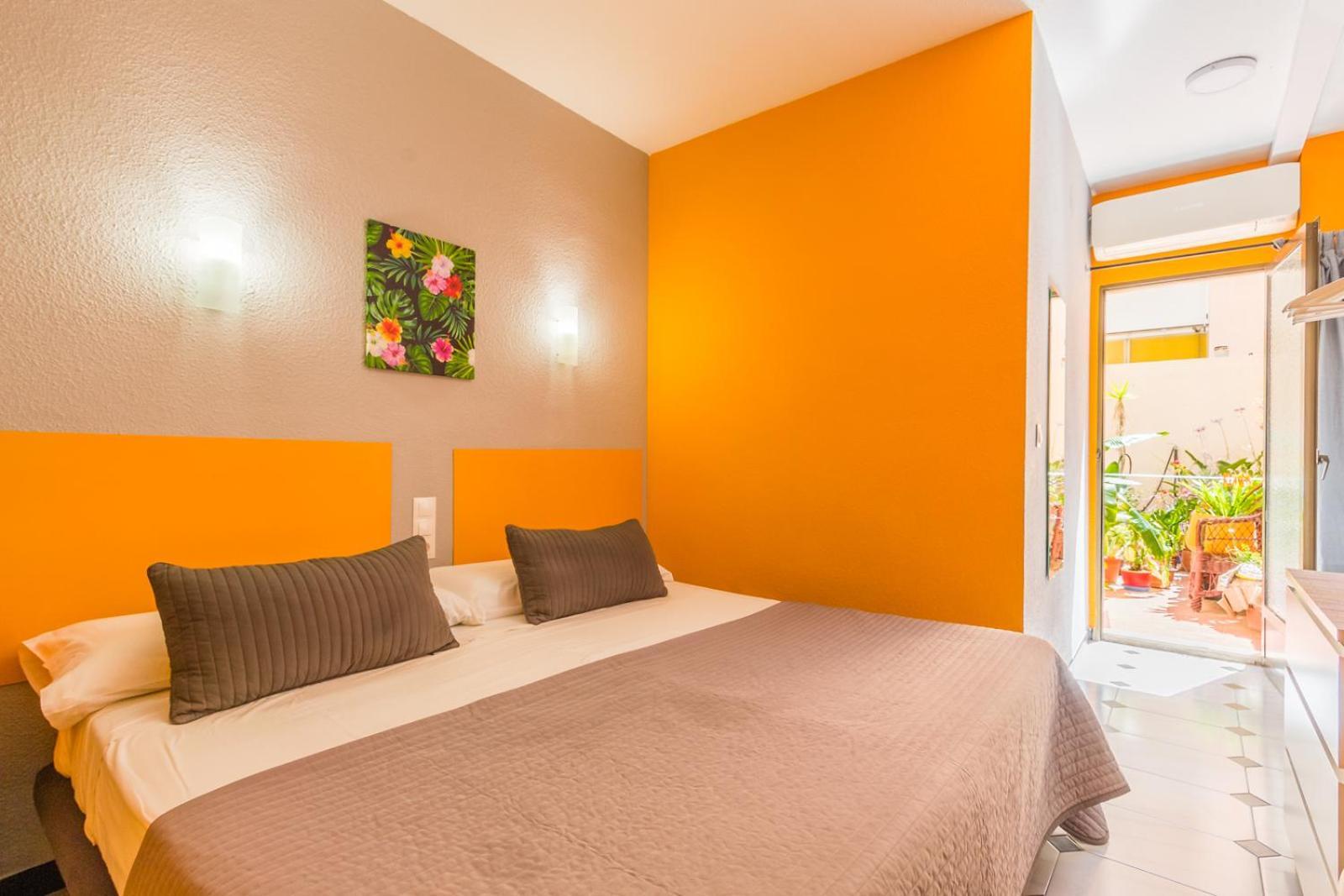 Almuñécar Hostal Tropical מראה חיצוני תמונה