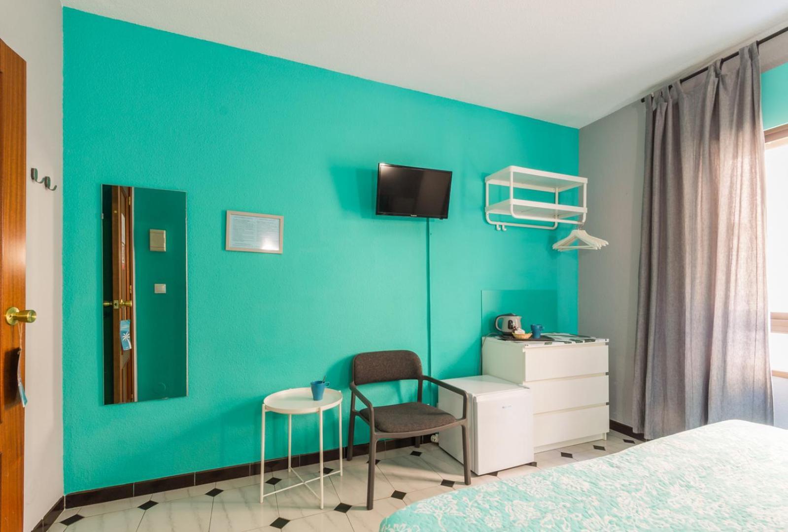 Almuñécar Hostal Tropical מראה חיצוני תמונה