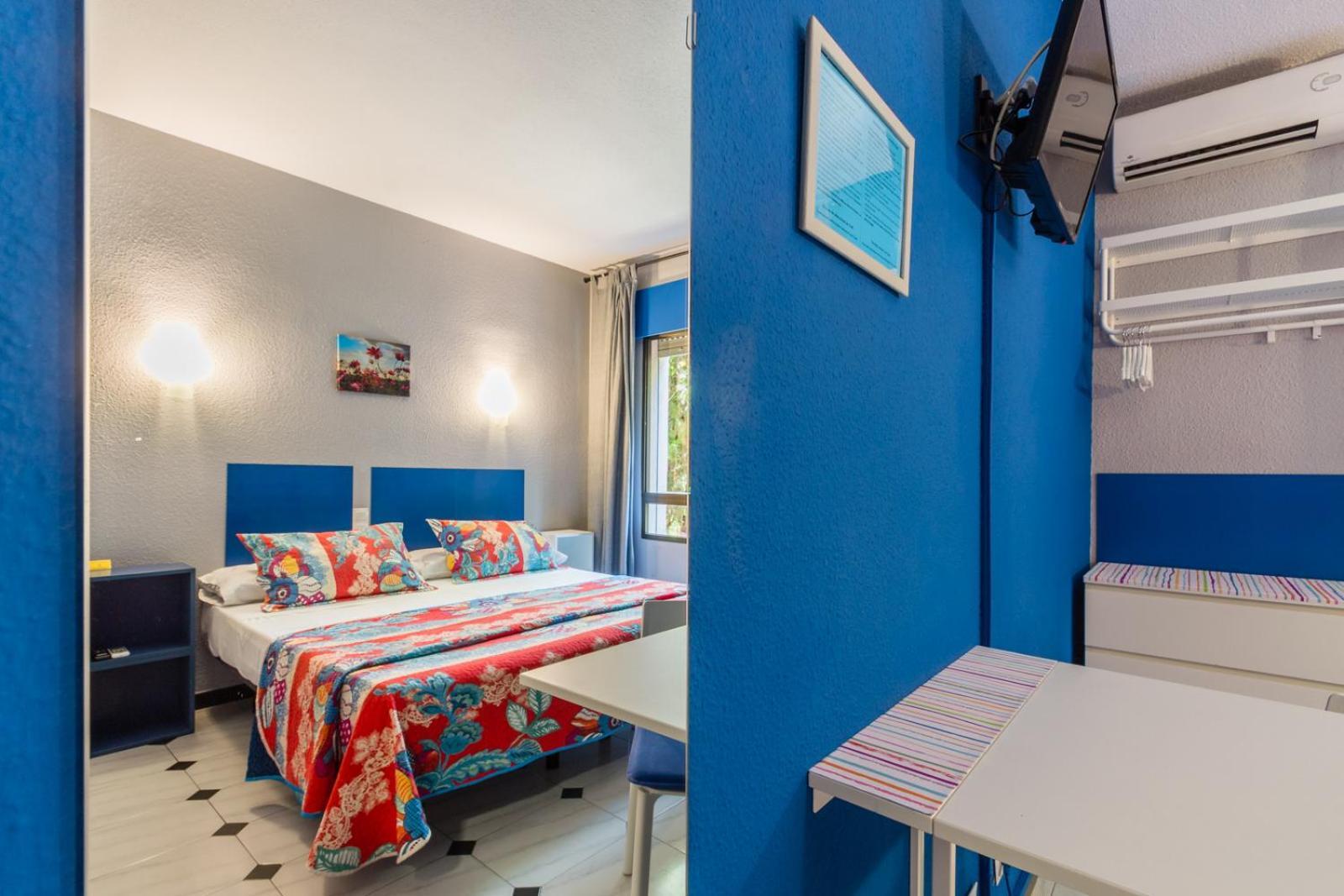 Almuñécar Hostal Tropical מראה חיצוני תמונה