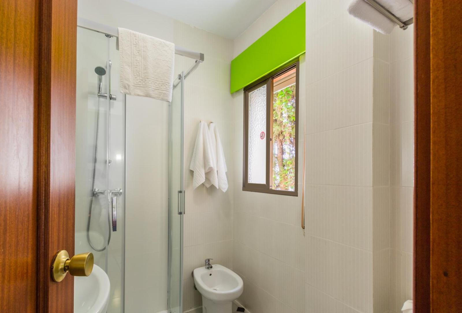 Almuñécar Hostal Tropical מראה חיצוני תמונה
